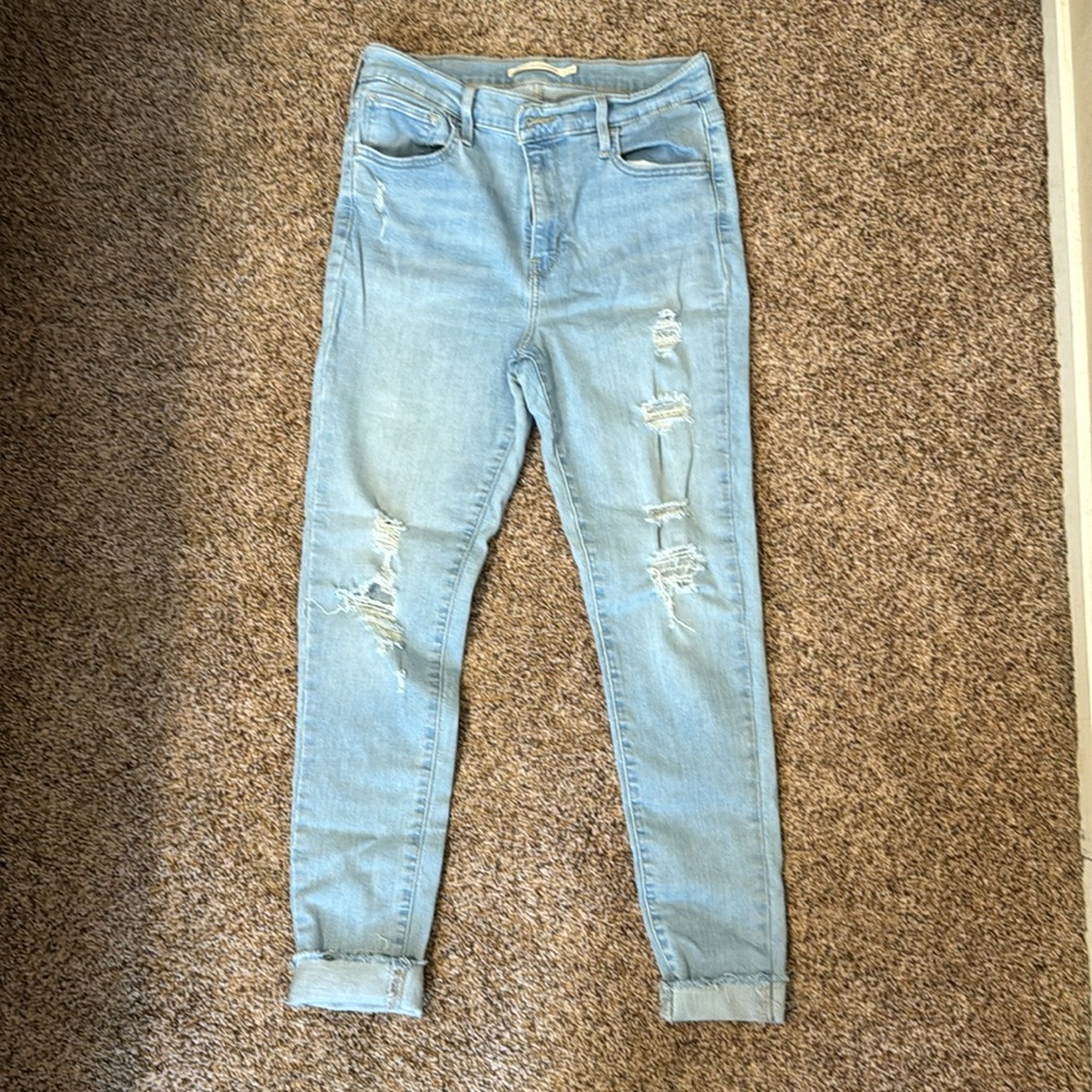 Distressed Levi’s High Rise Skinny Jeans
